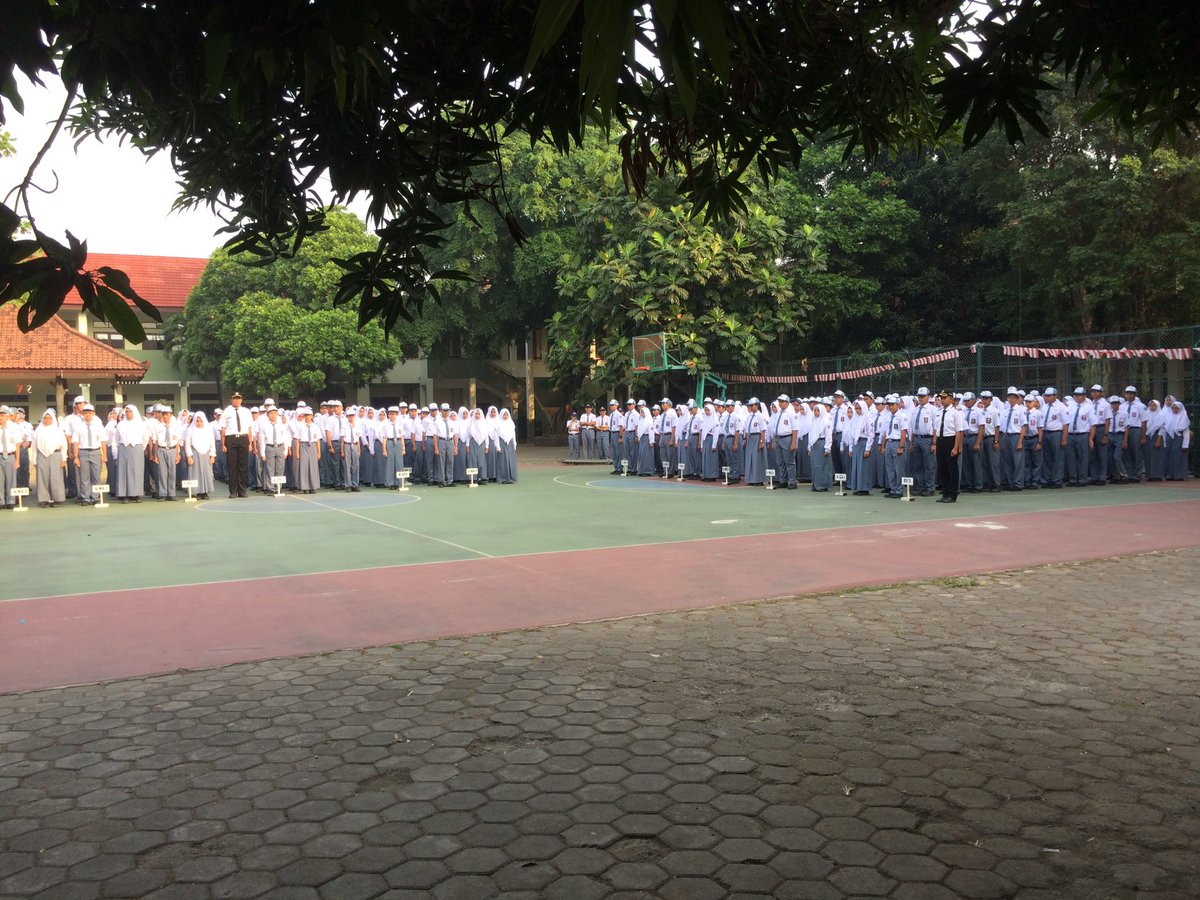 [LIVE REPORT]

Sedang berlangsung upacara bendera HUT RI ke-72🇲🇨