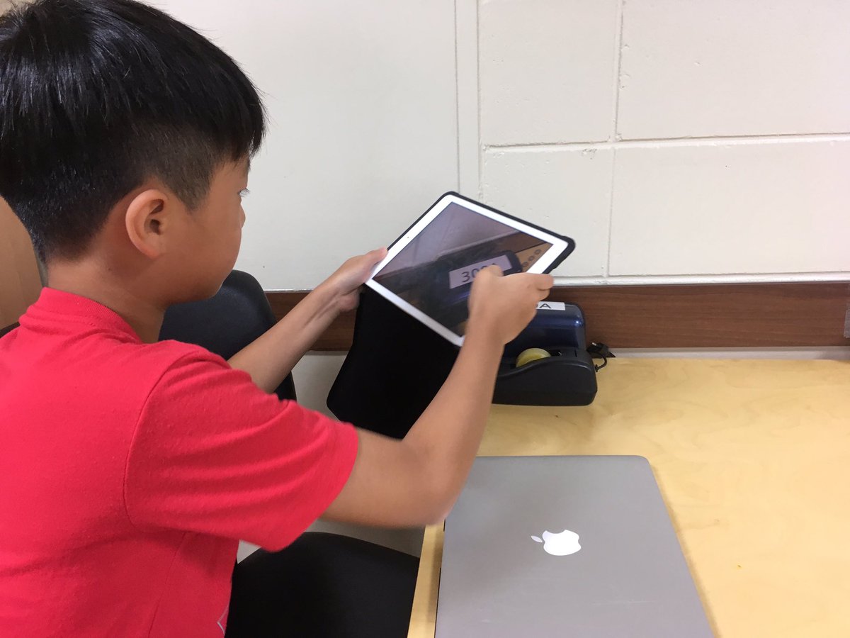 jean2loup's tweet photo. #6graders out in the hallway to witness that #plasticiseverywhere

#motivated kids #fun
#inquiry #myp #mypdesign

#KnightsRoK @GSISKorea https://t.co/GqoyMEgu08