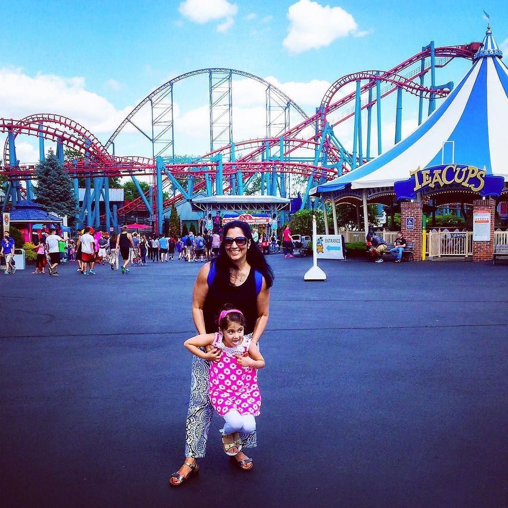 travelmommy's tweet photo. Happy #NationalRollerCoasterDay! I like mine fast but not upside down. What about you? #rollercoasterday #amusemen… https://t.co/P1NVjMyGrS https://t.co/kJw9PKFRGH