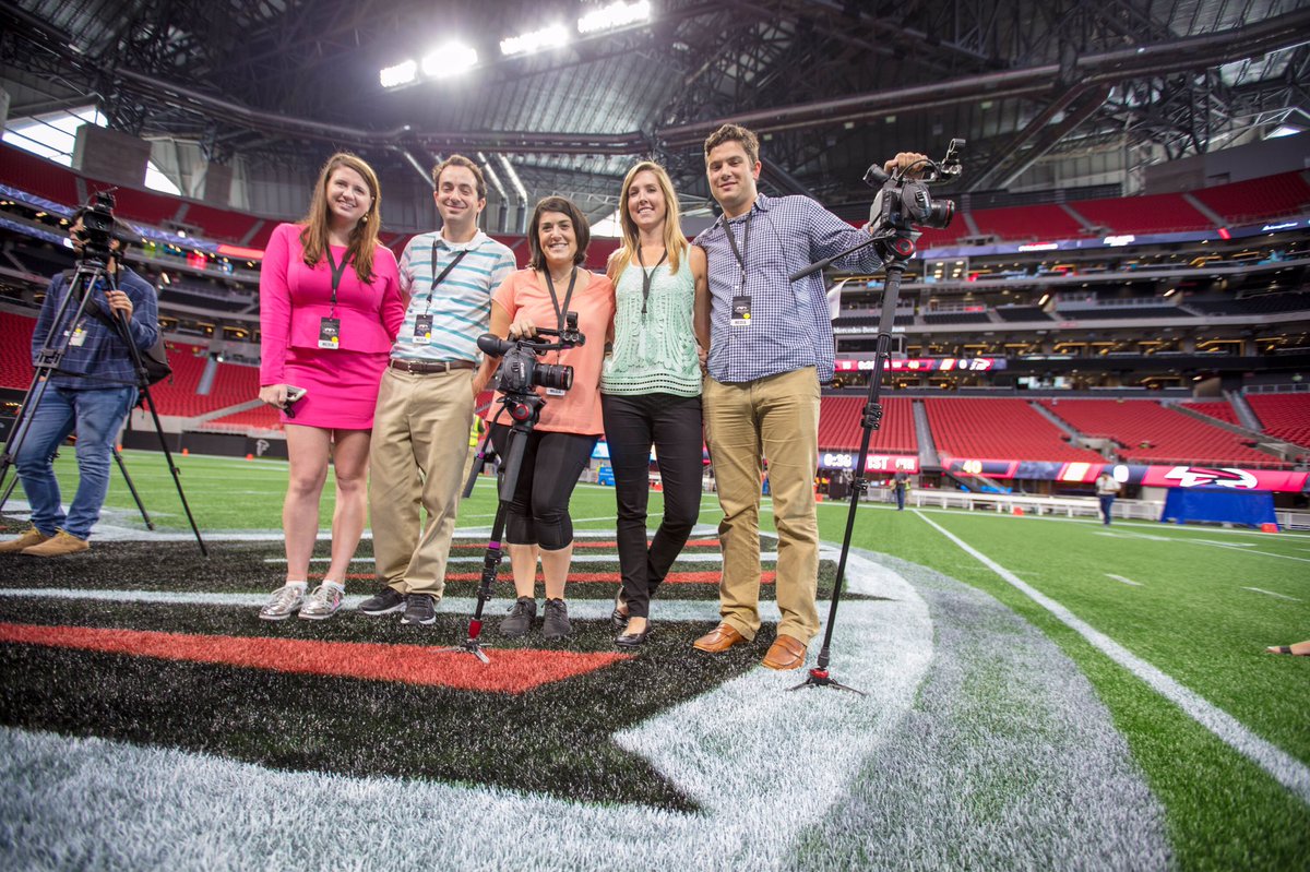 LaurenSisler's tweet image. Squad. 🏈🤘#aldotcom {📸courtesy @Ginnard87}