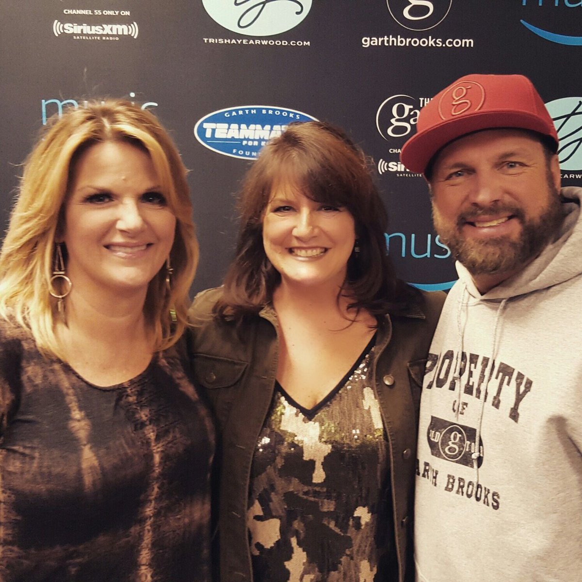 997TheWolf's tweet image. He&apos;s THE BEST live...@garthbrooks #CMAFest #AskMeHowIKnow 🙄 @cindydmemphis