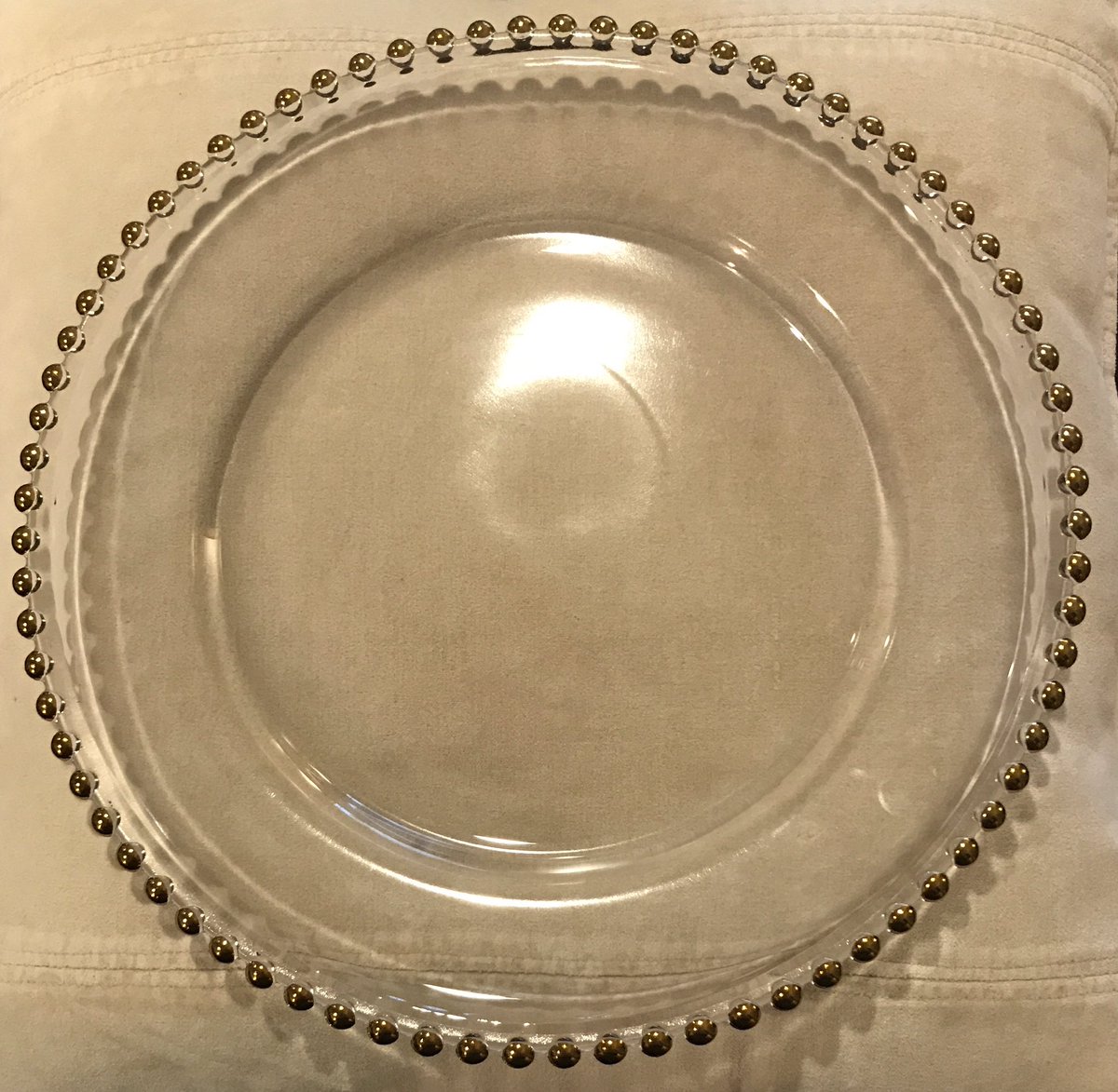 BrunerEvents's tweet photo. Look at these new chargers we just got in! 😍#glasschargerplates  #gold #modernbutclassic   #weddingdetails  #eventstyling #brunerevents https://t.co/xHMzhZvQmq