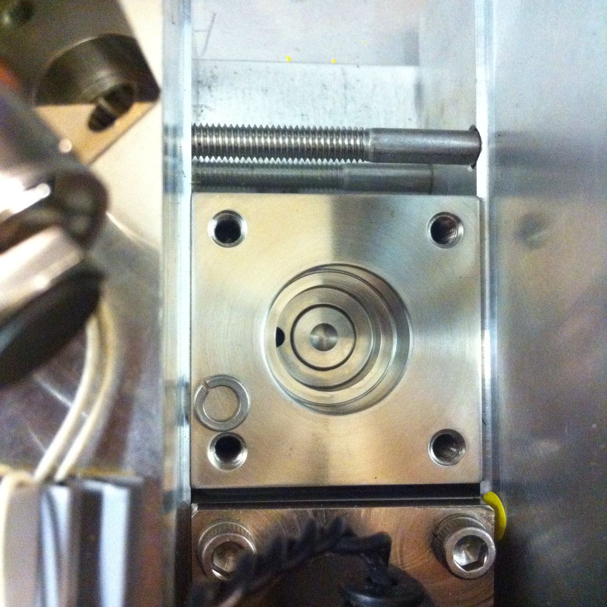 Nanometrix_AI's tweet image. Dándole cariño a un Gimini V #Micromeritics #OldUnit