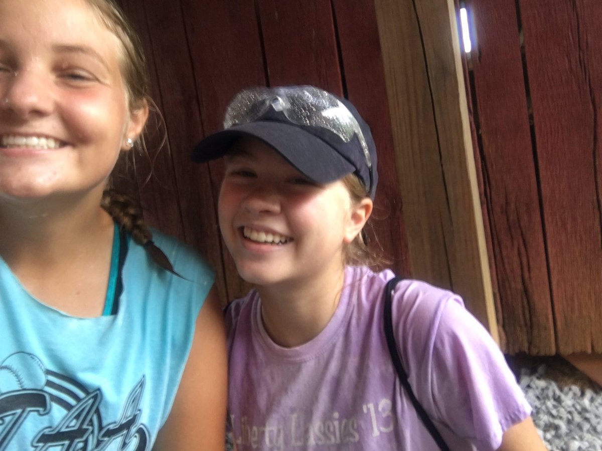 katie7912's tweet photo. hbd glew!! thank you for making tn so much fun and for being such an incredible friend!! I hope your day is as amazing as you!! love ya 🎉❤️ https://t.co/HOIBsTtCVu