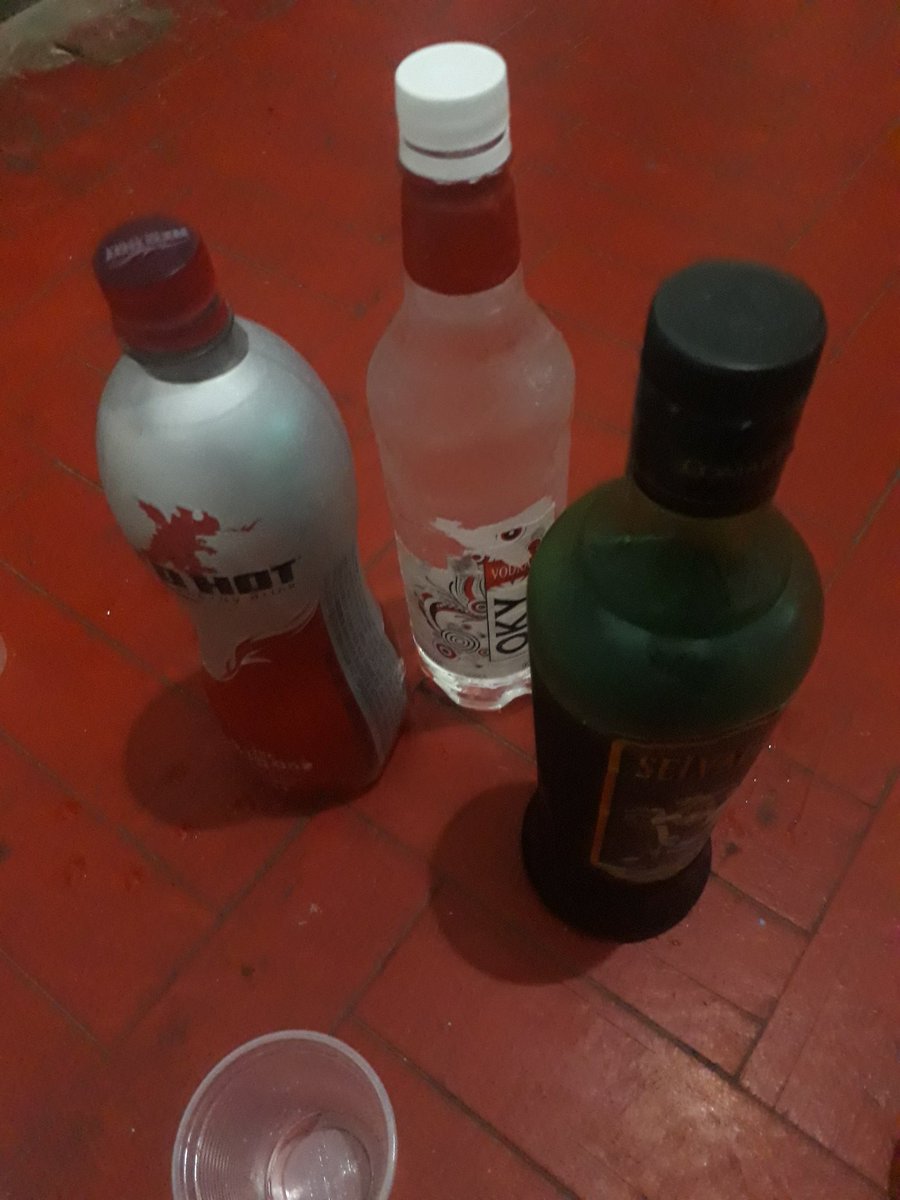 dandaSouza22's tweet photo. Quarta sem Lei 🍷 https://t.co/oOmVZTlpJA