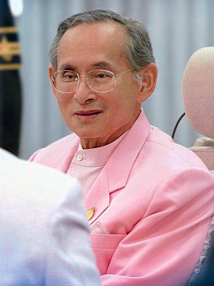 kin9stillonmind's tweet photo. ภาพรอยยิ้มของพ่อ 
ที่ไม่มีวันเลือนหายไปจากใจคนไทย 💛 
#คิดถึงพ่อ #คิดถึงในหลวง 
#น้อมสำนึกในพระมหากรุณาฯ https://t.co/fllCR8nZEU