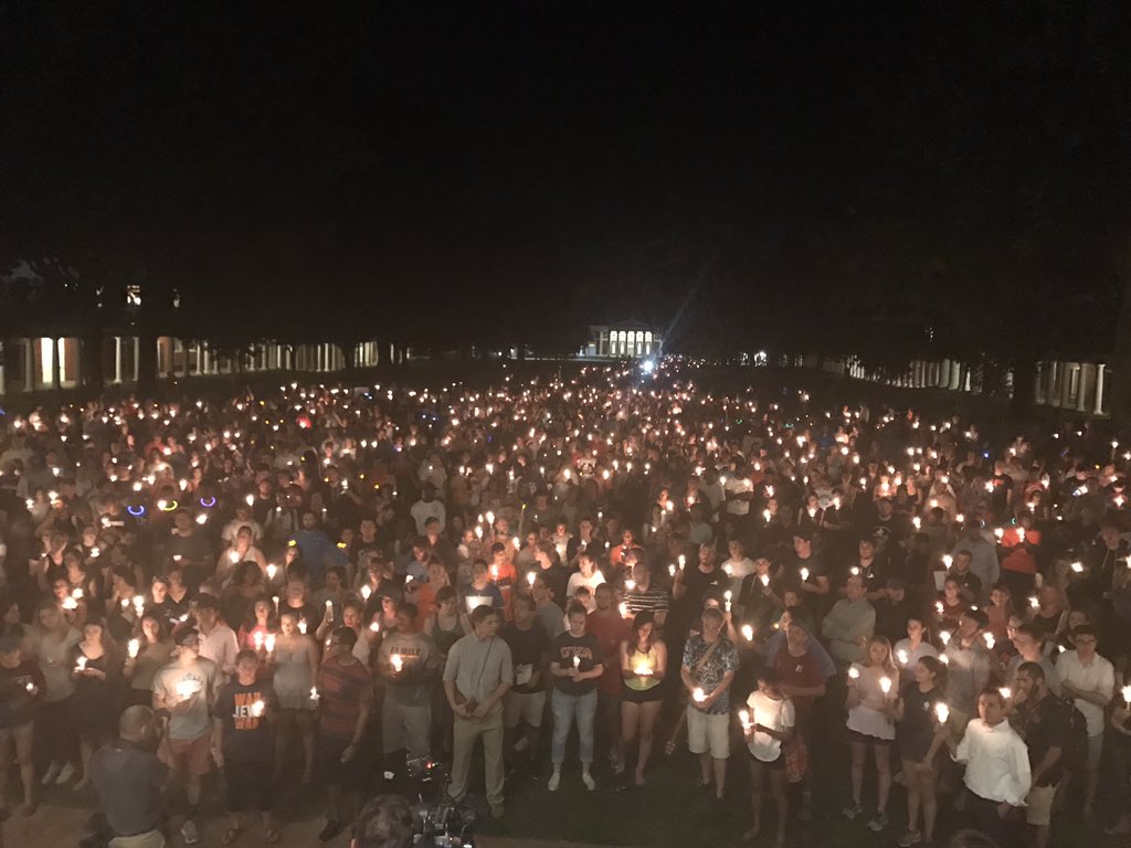 noraneus's tweet image. I've never seen the UVA lawn like this. And this is only a quarter of the people here. Hundreds more marching.