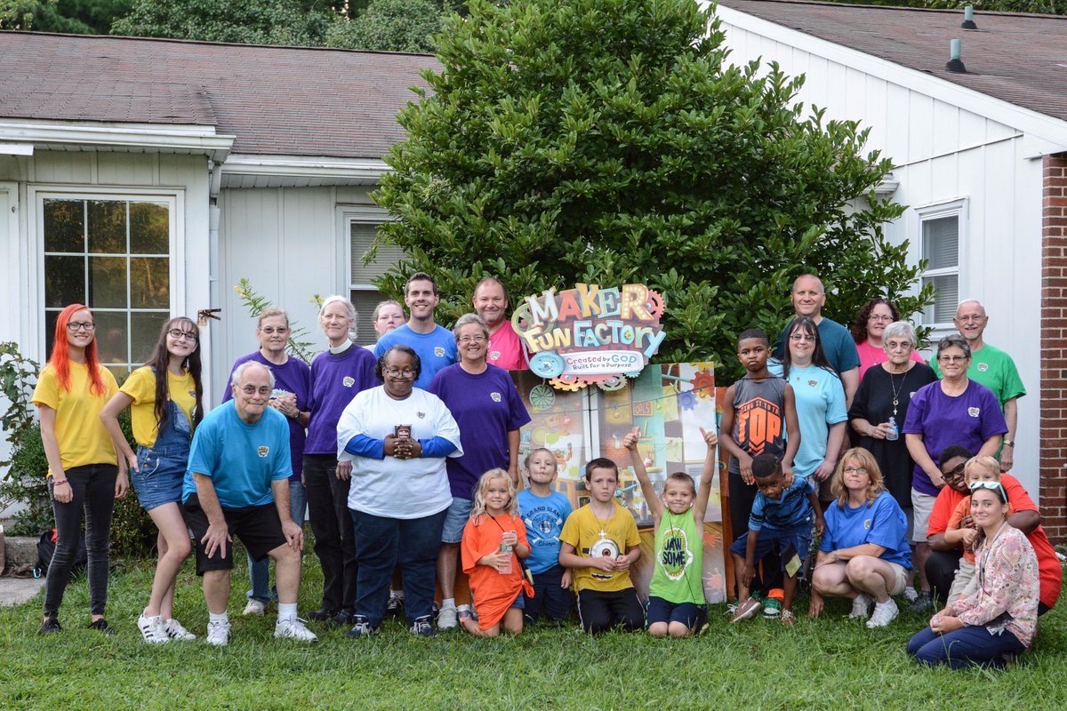 LisaVoitDJ's tweet photo. #Millville's Church of the Resurrection hosts #VacationBibleSchool #MakerFunFactory https://t.co/gPDyuP2IlR https://t.co/HunQoytIAm