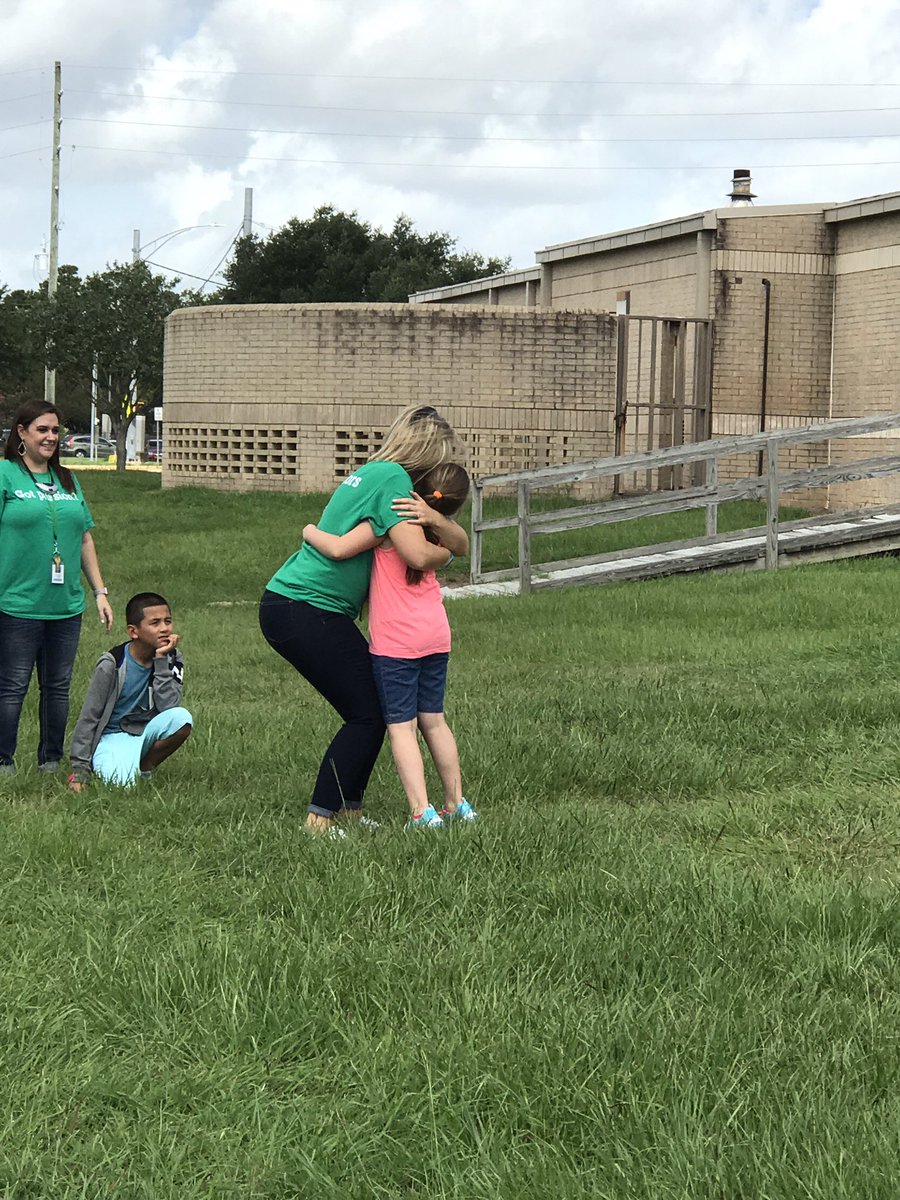 4thgradechatter's tweet image. 4th graders chose their houses today &amp;amp; it was AWESOME! We chanted &amp;amp; cheered the day away! #MCEGators #brandourgreen #BeTheLegacy
