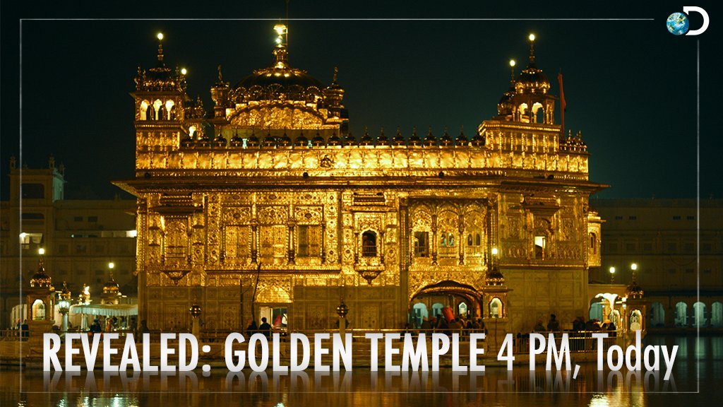 DiscoveryIN's tweet photo. Golden Temple lets cameras insides its shrine to see how this shrines decks up for Diwali and manages thousands every day. #IndiaUnleashed https://t.co/ml6HFEmZDN