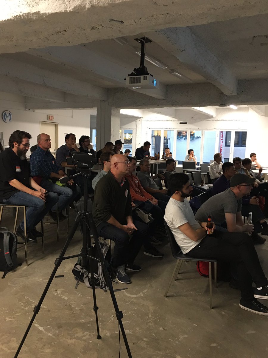 MicroservicesSf's tweet image. Rapt crowd over here at @MuleSoft for our last talk of the night.