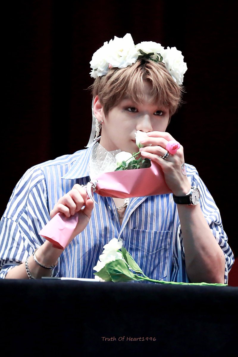 TMH19961210's tweet photo. 170815❤️❤️💐💐💐 #강다니엘 #워너원 #Daniel #WANNAONE https://t.co/Ca7V2cIZ8E