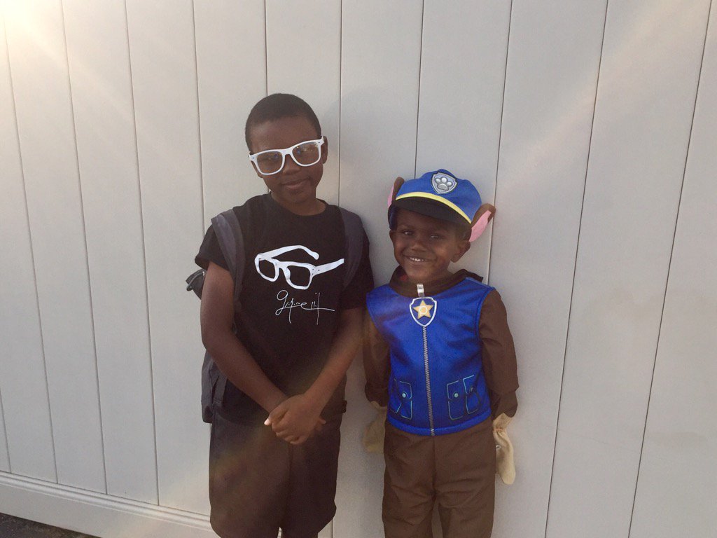 .<a href="/grahamelliot/">GRAHAM ELLIOT</a> look who Justin decided to dress up as for costume day at camp.