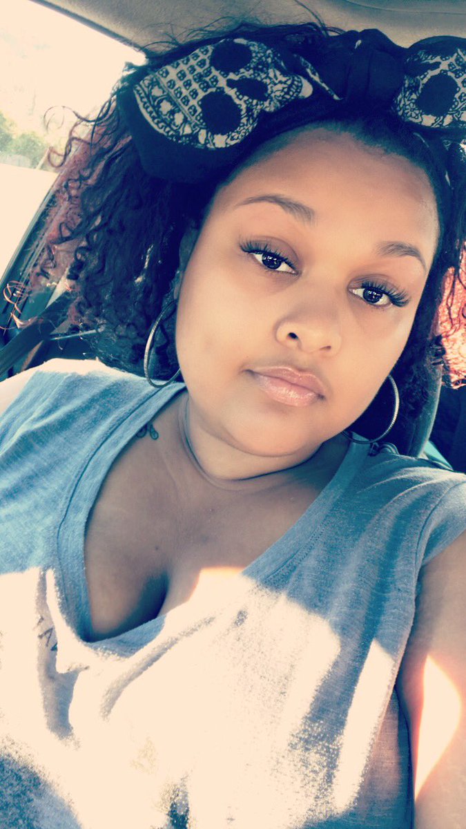 sierra_amanda's tweet photo. That sneak dissing gone make me keep my distance 💯👌🏼 https://t.co/uq10gQnWiV