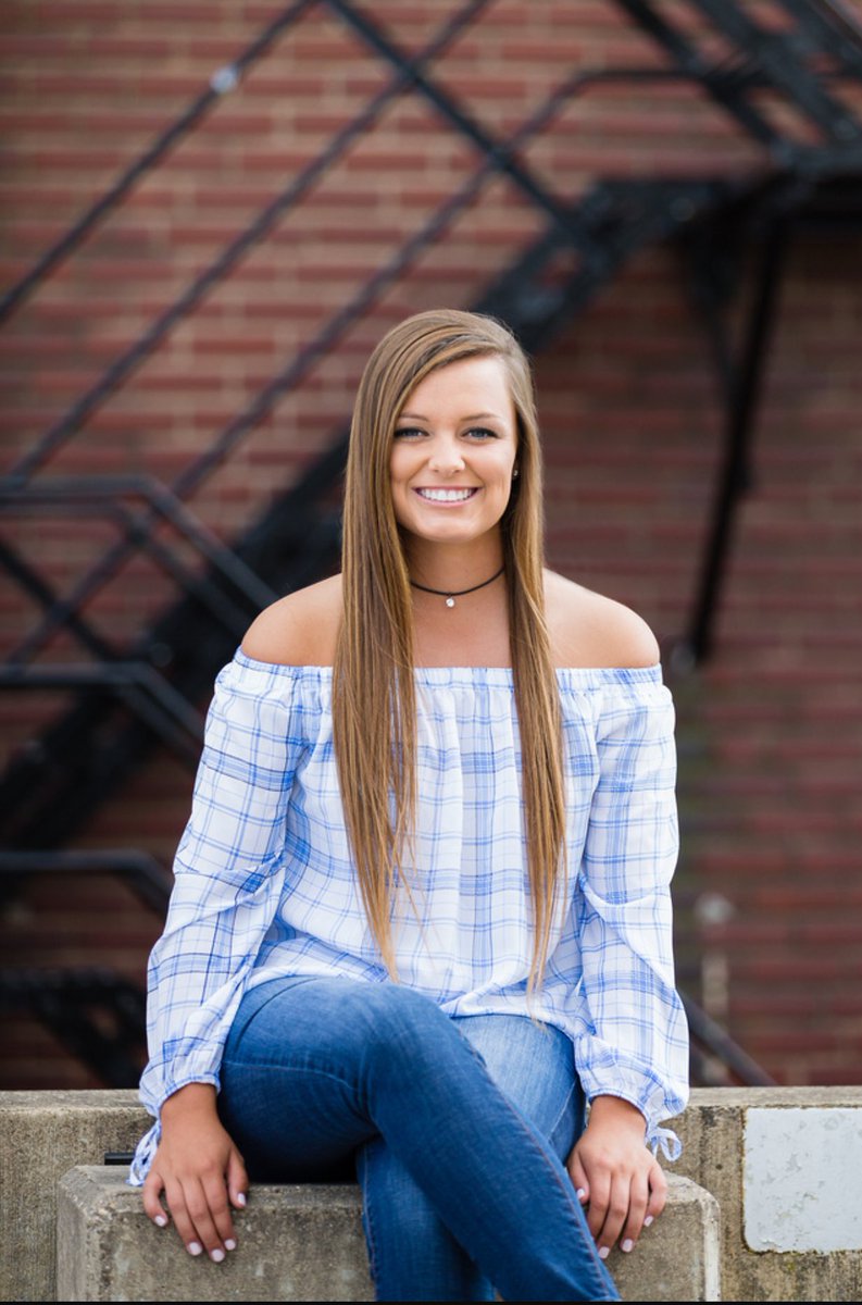 BoltenMorgan's tweet photo. I made it to senior year 😋 https://t.co/wpwXcQl4Mb