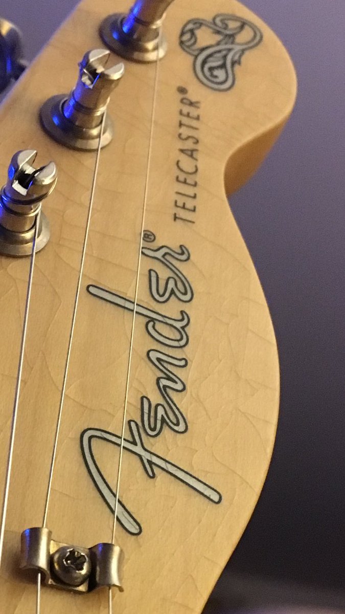 russfairley's tweet image. @Fender made the new @BradPaisley finish so road worn and crackly.