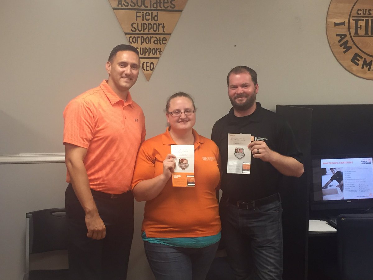 Congrats to Night MET Associate Katie and MEM Geo, the latest Milestone recipients in D49! #D49MET