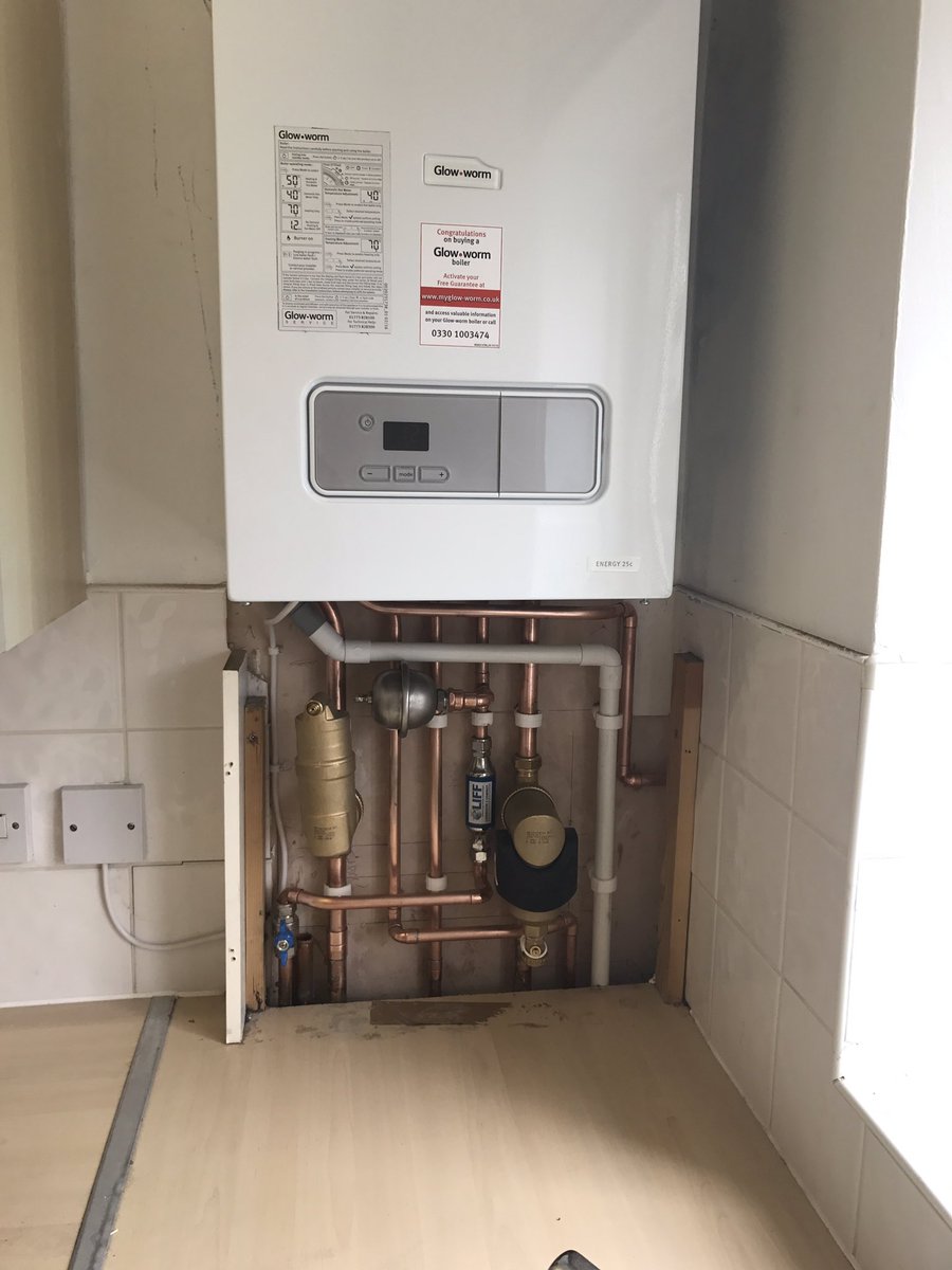 Titanheat's tweet photo. Old @alphahi out and new @glow_wormclub energy 25c in with #climapro2 and @SpirotechUK mb3 & rv2 back tomorrow to flush #TeamGlowworm https://t.co/G7hIk5go5f