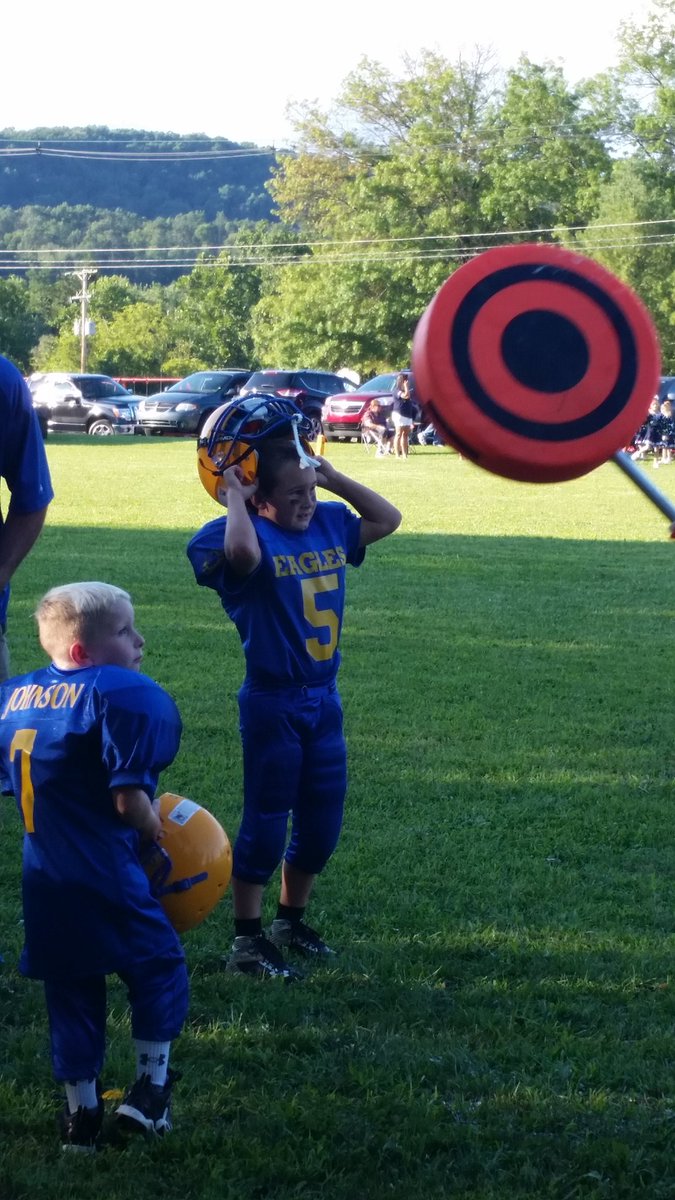 shellibenny's tweet photo. Football is here!!!! Got the win & Bo scored 5 TDs! #soveryproud #runborun #love https://t.co/FKDIowVT51