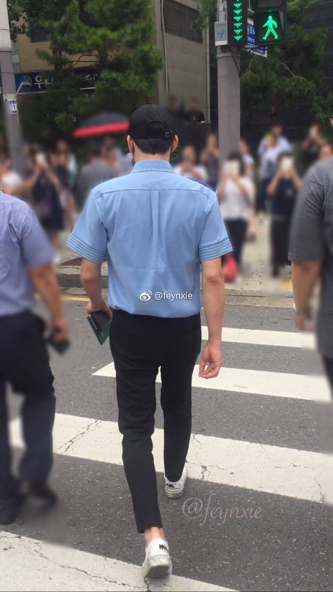 6002chunsa's tweet photo. Bangchun punya tato baru? Muka sapose tuhh mba hana😱😱 https://t.co/bKJgCDXvRJ