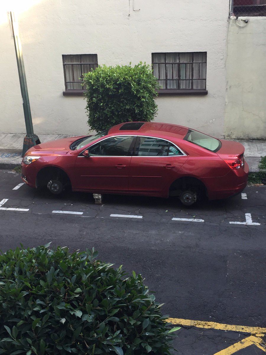 piachu2's tweet image. Sigue la inseguridad en Arizona...  no se pueden ni pasar caminando por estas calles @LaNapolesCdMx @Seg_NapolesDF @ciudad_segura