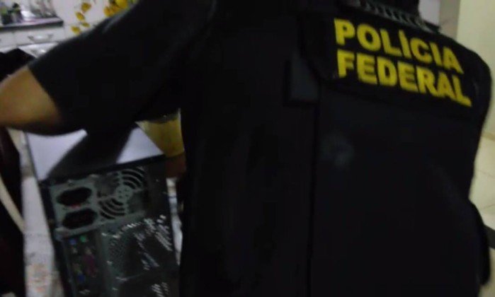 Em Foz, PF investiga ex-prefeito, cinco secretários e 80% dos vereadores glo.bo/2isaACq