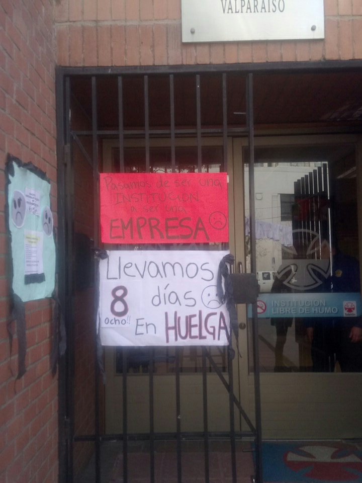 estrellaarigon's tweet photo. @RadioValparaiso @Radiovalentin @radiozero977 @uchileradio @adnradio @aleguillier #huelgaTeleton #sindprof https://t.co/zweWN4CuNQ