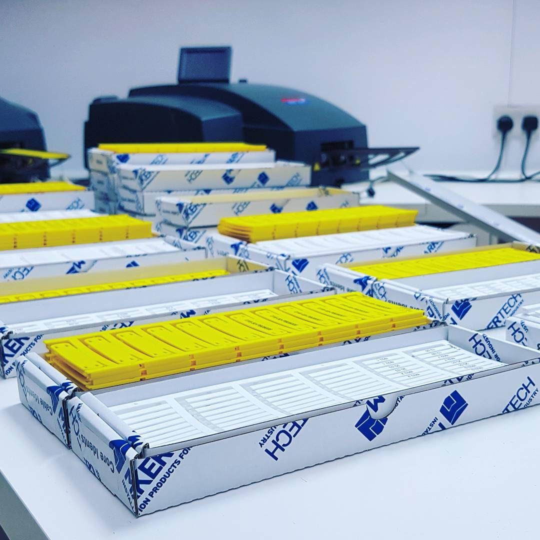 MarkertechUKLtd's tweet photo. #customprint #cableidents #wireidents #findtherightmarkerquickly #organisedbypanel #markertech #customerservice #weidmuller #printjet https://t.co/qneCvvTTdl