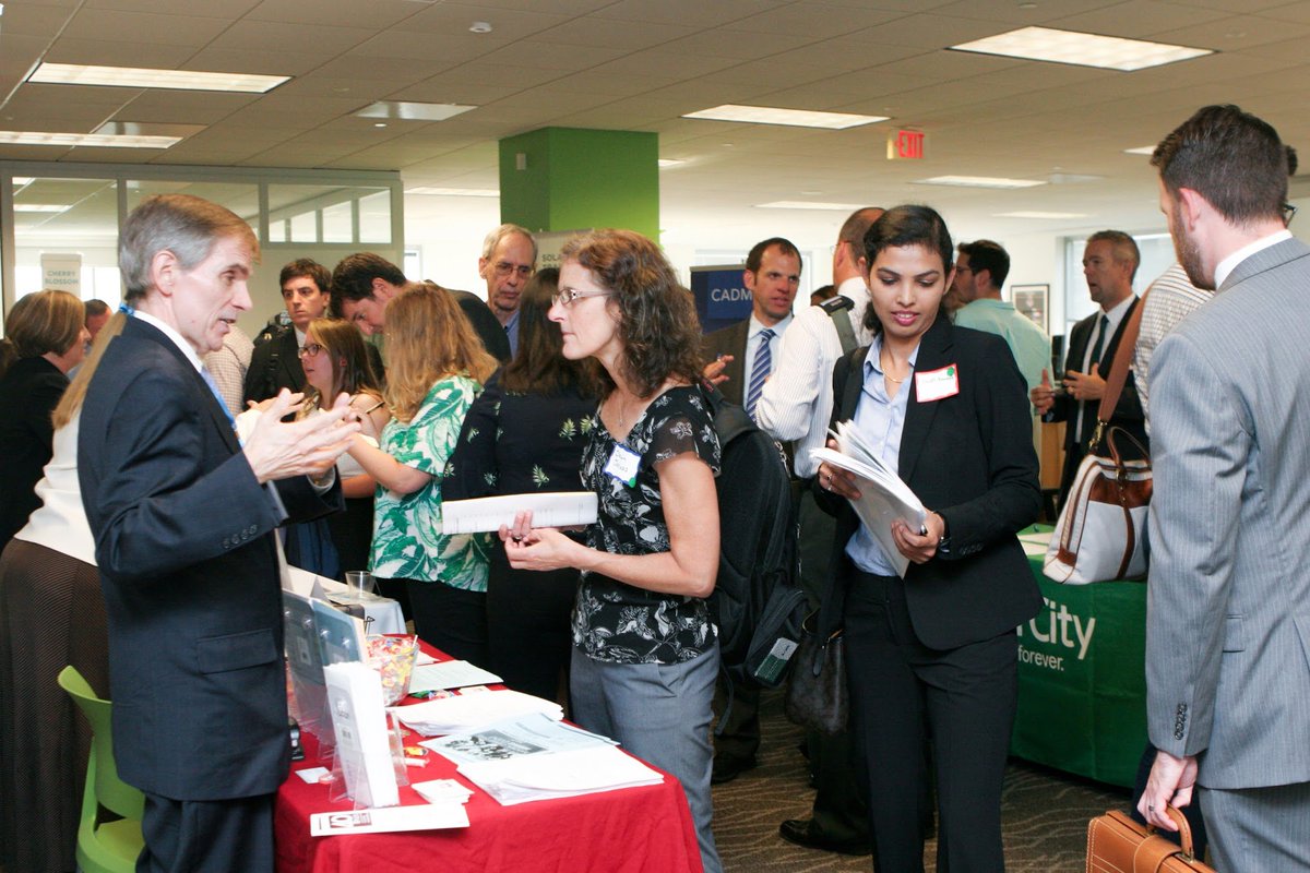 LeadersinEnergy's tweet photo. #Cleanenergy profs exchange career tips at 4th annual #LEGreenJobs forum https://t.co/3nPYNACvVC @JanineFinnell @GaffiganJohn @travhigh https://t.co/Tjv6nAaW00