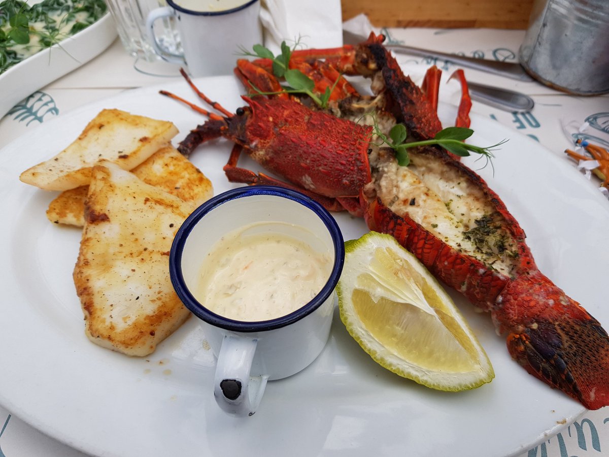 CrabshackNbbq's tweet photo. And here goes our last West Coast crayfish. American and South Coast lobsters are taking over on our menu! #BeALob🌟 #BeSASSI https://t.co/KJPsRAvKHw