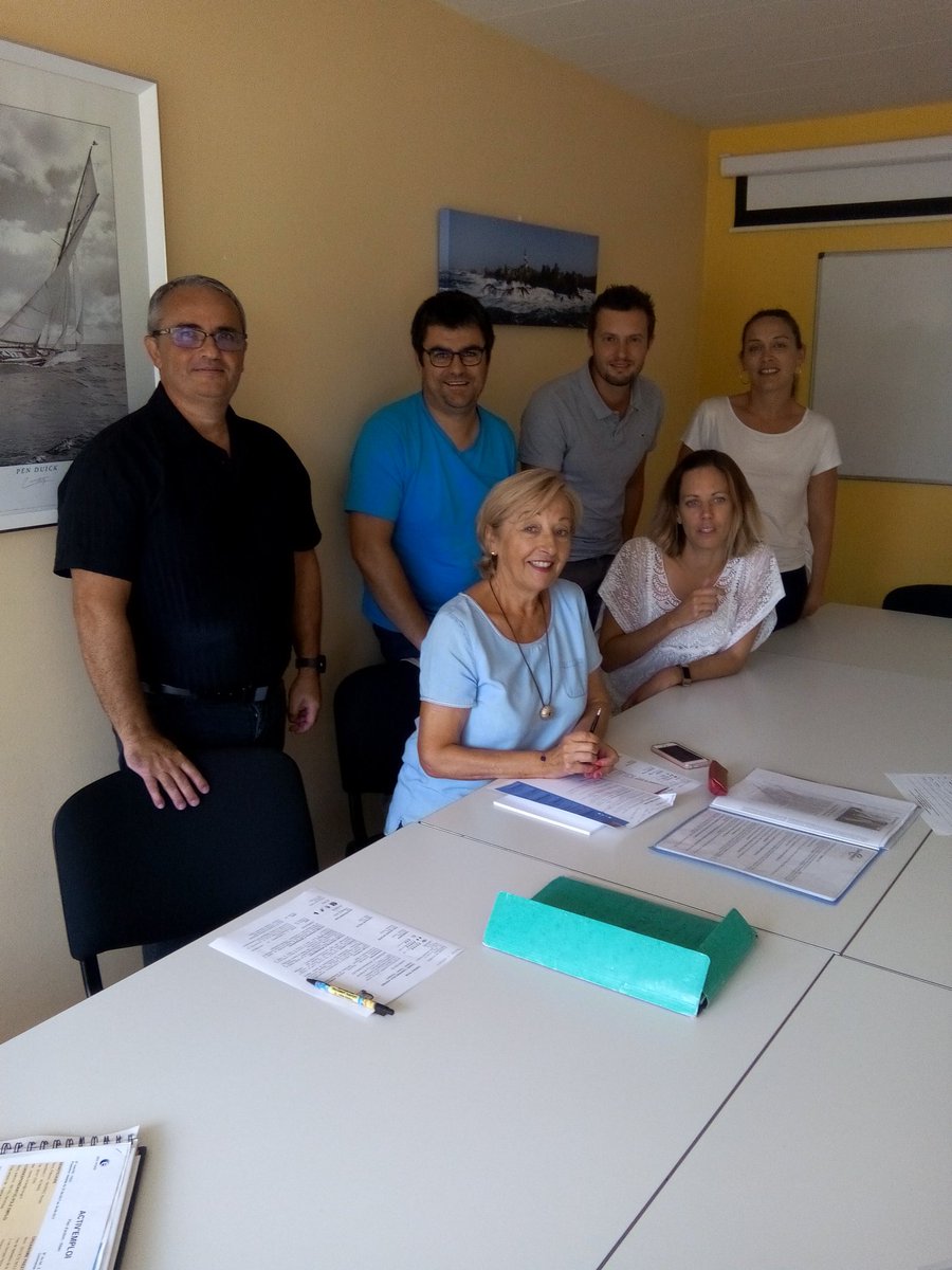 Ascape35's tweet photo. C'est l'heure de la rentrée à l'Ascape 35, autour de Marie- Claude#dynamisme et volonté ! https://t.co/AnpTWdrSyt