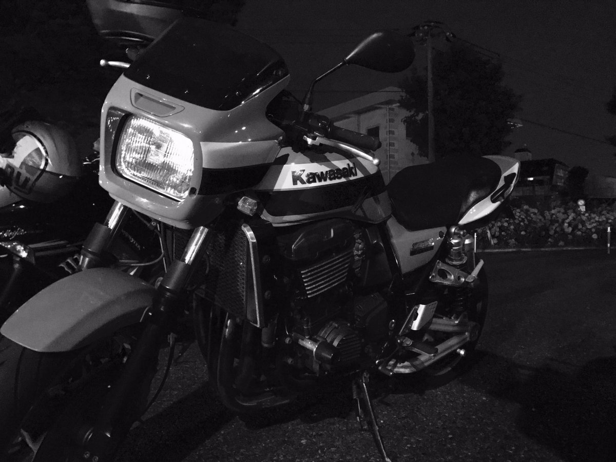 0711_yuuki's tweet photo. #ZRXフレンズ 
 #バイク乗りと繋がりたい https://t.co/WkY3JSmEbx