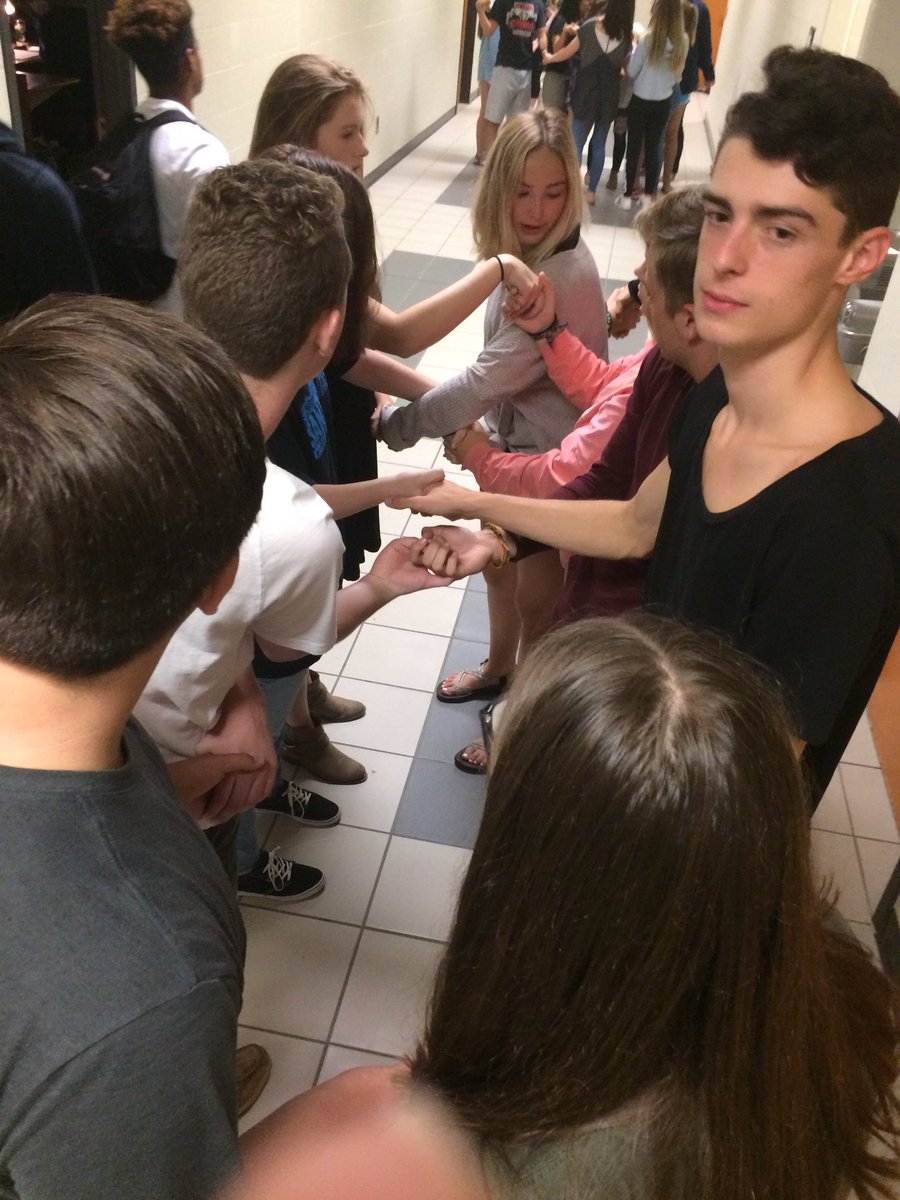 WestForsythHigh's tweet photo. Freshman Fellows work on problem solving and leadership. #goodfellows17 https://t.co/cwWfUCUIap