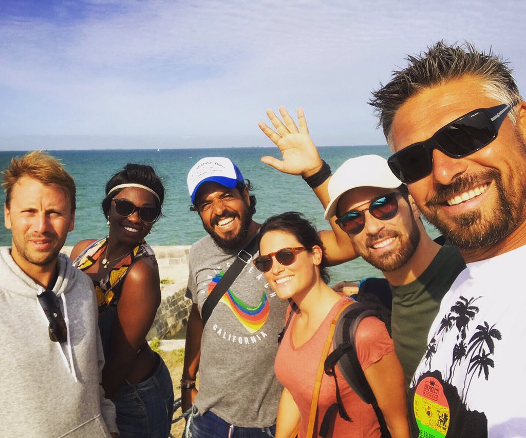 Francois_Island's tweet photo. Una Familia 🌊🏝❤️#TheIslandM6 #Family #Love #Naufragés @bruno_island @duromice @MaryseIsland @alexiatheisland @AurelienQuiNaPasTwitter @M6 https://t.co/0p44AOdj85