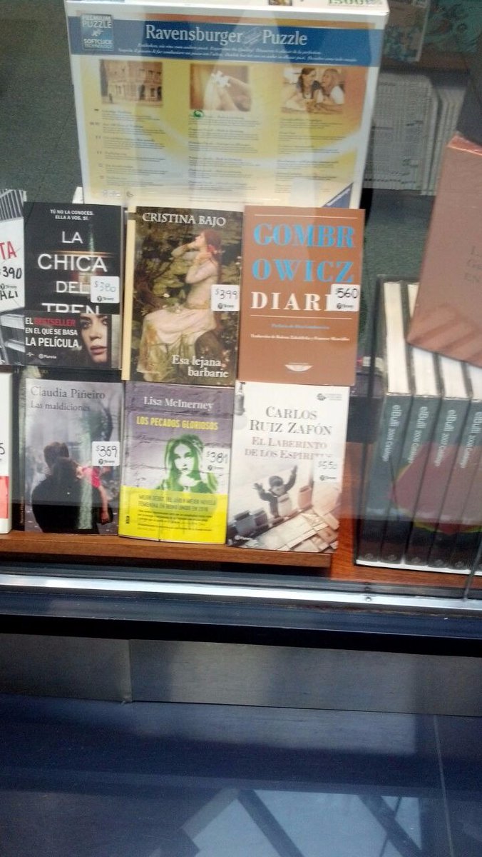 elcuencodeplata's tweet photo. #Fotos2 #GombrowiczEnLibrerías los libros de Witoldo invadiendo las librerías: Yenny/El Ateneo Abasto y Alto Palermo @CongresoWG https://t.co/Ep01bnGeAF