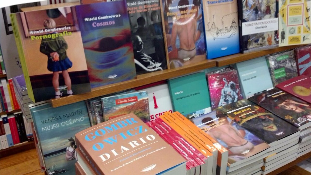 elcuencodeplata's tweet photo. #Fotos4 #GombrowiczEnLibrerías más y más Witoldo en las librerías: Yenny/El Ateneo: Flores y Caballito @CongresoWG https://t.co/uW2a88MIcZ