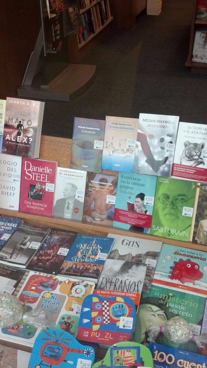 elcuencodeplata's tweet photo. #Fotos4 #GombrowiczEnLibrerías más y más Witoldo en las librerías: Yenny/El Ateneo: Flores y Caballito @CongresoWG https://t.co/uW2a88MIcZ