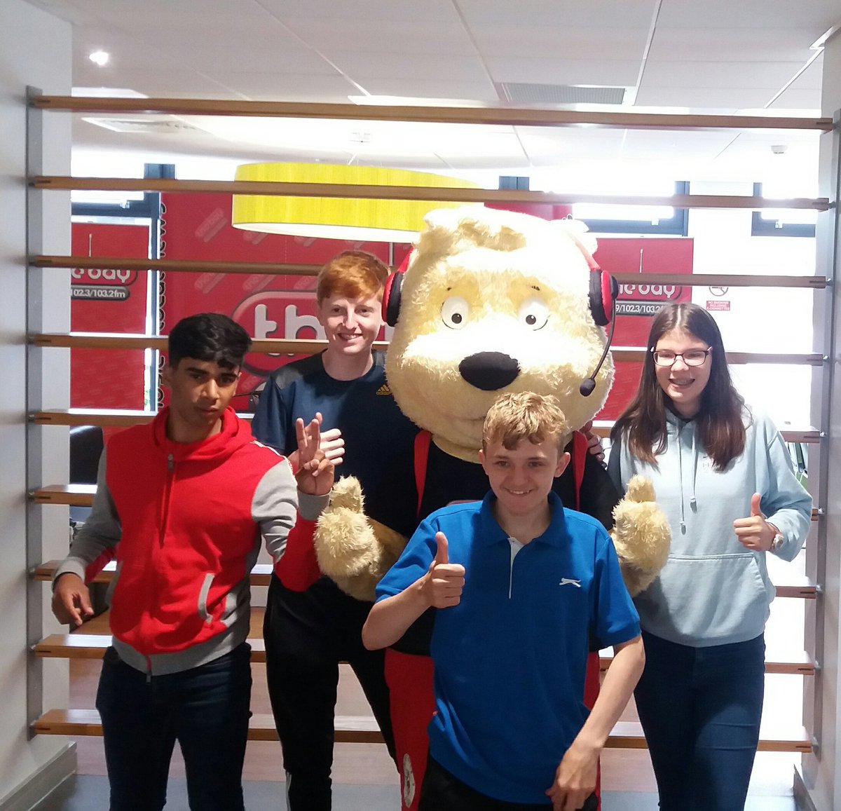 inspiraEllieG's tweet photo. Celebrating #GCSEResultsDay2017 with @TheBayOfficial at @LMCollege #ncs #ncslancashire @NCSNorthWest https://t.co/8tHBFVyoWA