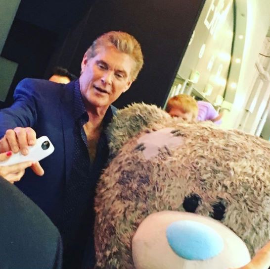 bleurope's tweet photo. #tbt to last year's @bleurope when #TattyTeddy met @DavidHasselhoff #TheHoff #BLE2016 @CarteBlancheGrp - Who will you meet at #BLE2017 ? https://t.co/DhLA5e8qUT