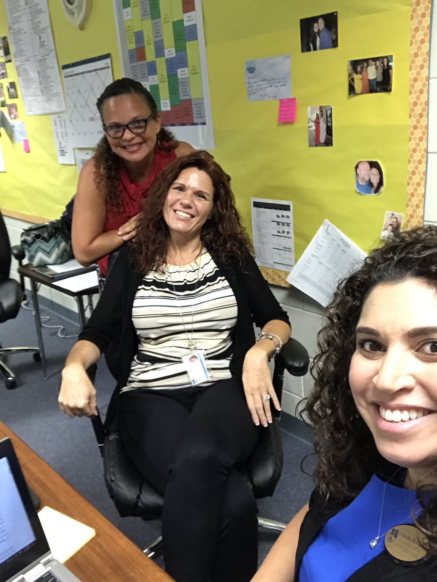 Meet the fabulous coaches <a href="/Sunrisevcs/">Sunrise Elementary</a>.  So excited about the amazing work being done at Sunrise.  #VCScoach <a href="/LinnetteHernand/">Linnette Hernandez</a> <a href="/JilkaJane/">JaneJilka</a>