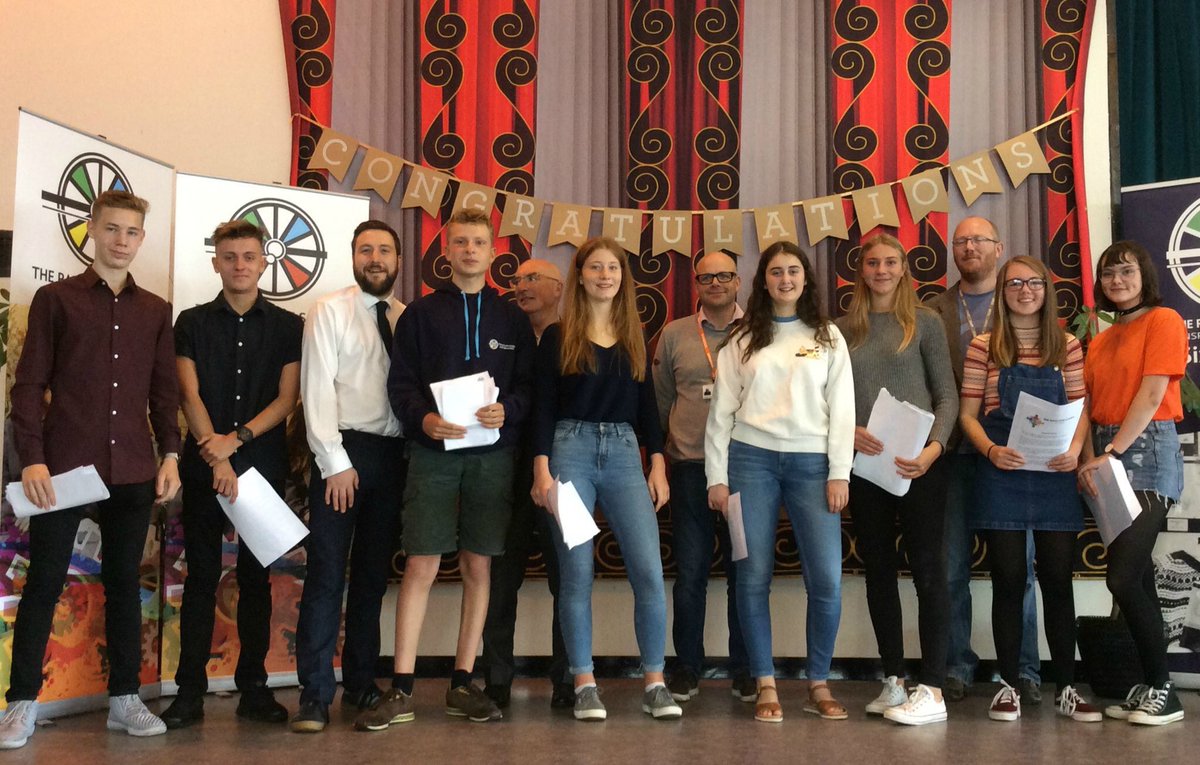 Great to see hard work pay off for staff and students <a href="/RadSchoolMK/">The Radcliffe School</a> on #GCSEResults today.