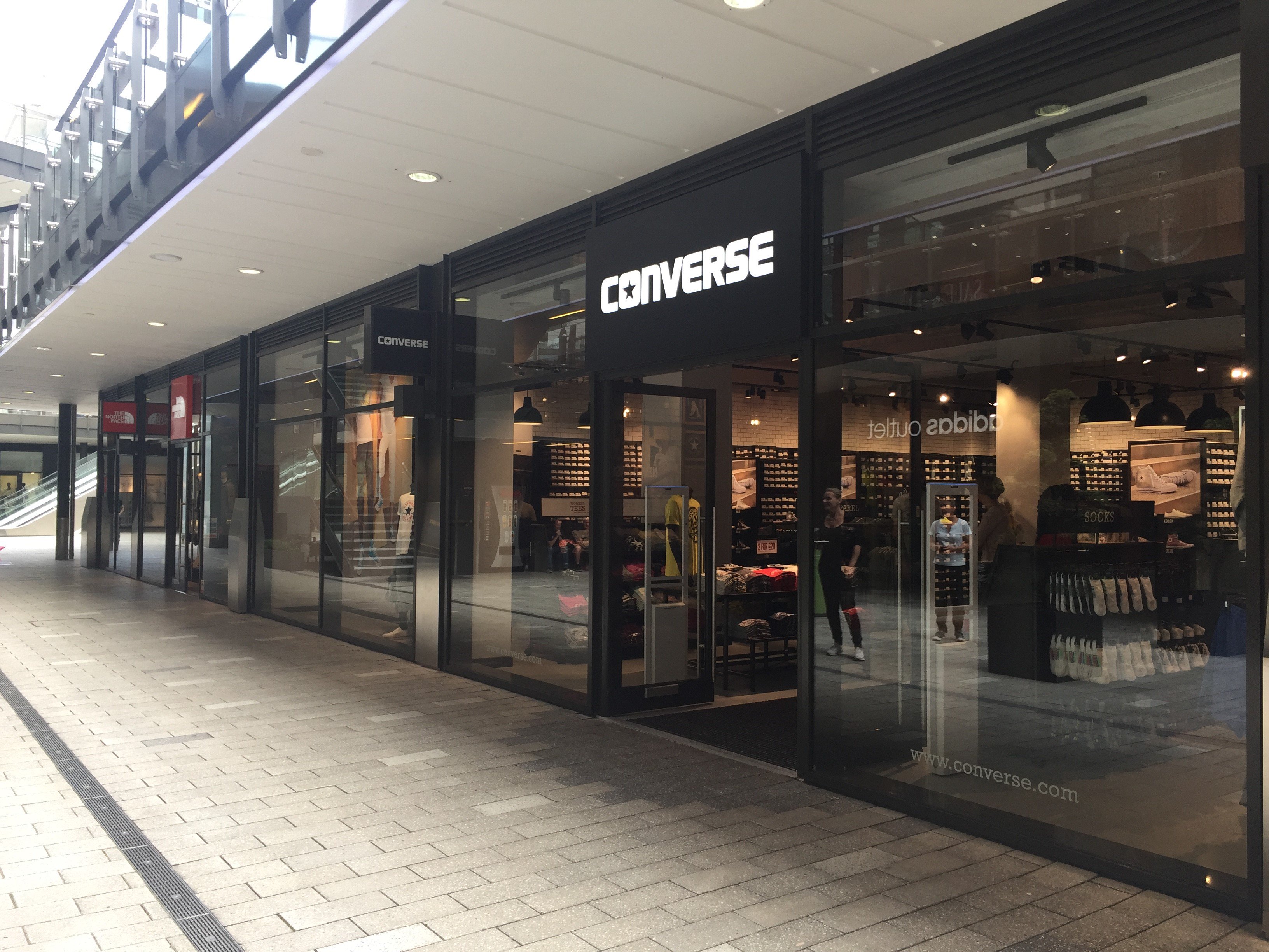 estoy de acuerdo Nevada granizo تويتر \ London Designer Outlet على تويتر: "Our @Converse store is now open!  Hurry on down - your future pair of Converse is eagerly awaiting you to buy  them! https://t.co/IEsKqlTllv"