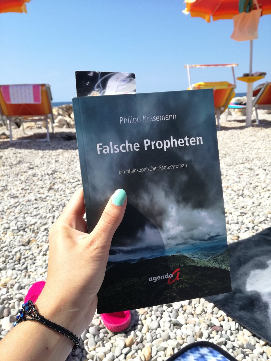 MikanSteelfish's tweet photo. Letzter Tag in #kroatien
Später wieder nach Hause fahren
Bis dahin #lesen und #chillen
#philippkrasemann #falschepropheten #rpc2017 https://t.co/TFop4BUHgY