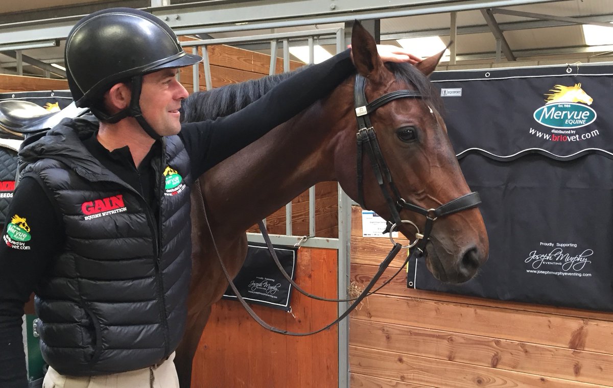 MervueLabs's tweet photo. Great meeting @JMurphyEventing &amp; @AllanFox3 @MillstreetShow International Horse Trials this morning. Best of luck! #MervueEquine #TeamMervue https://t.co/iTMykdE2xT