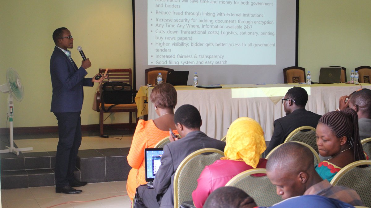 umucyo_gov_rw's tweet photo. In collaboration with @RwandaFinance ,@PSF_Rwanda , RDB-PKI, #EprocTeam continues awareness campaign #System in Northern Province @migarich https://t.co/vWWPpGTnHx
