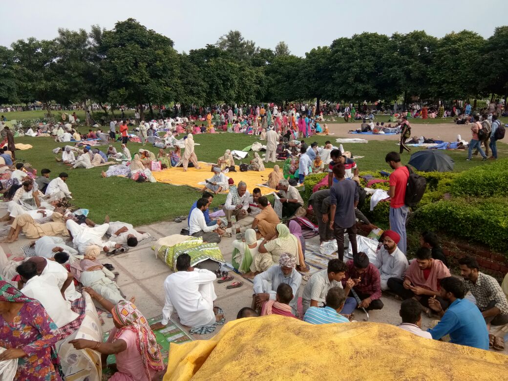 MSGians7's tweet photo. MSG is true follower of humanity who devoted his entire life in serving the needy&amp;Helpless people. That's y #iSupportMSG on
#RamRahimVerdict https://t.co/1TcPz34o4T