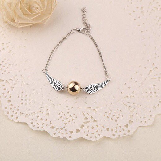 TrendCouch's tweet image. Deathly Hallows Golden Snitch Bracelet 😍😍

FREE SHIPPING WORLDWIDE 🌏 

Buy here: trendcouch.com/catalog/deathl…