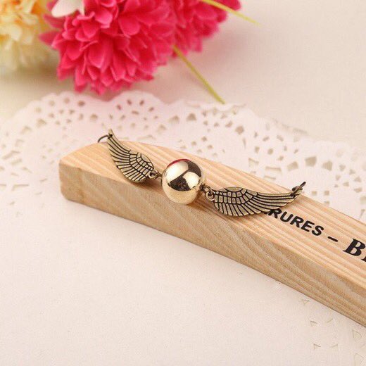 TrendCouch's tweet image. Deathly Hallows Golden Snitch Bracelet 😍😍

FREE SHIPPING WORLDWIDE 🌏 

Buy here: trendcouch.com/catalog/deathl…