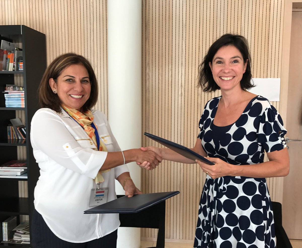 NLinJordan's tweet photo. وقعنا الان مشروع جديد مع @JoWomenomics للعمل على تشغيل النساء في المفرق والشونة الجنوبية 🇯🇴🇳🇱 #برنامج_شراكة #NLinJordan #هولندا_في_الاردن https://t.co/xoYWn3MZmt