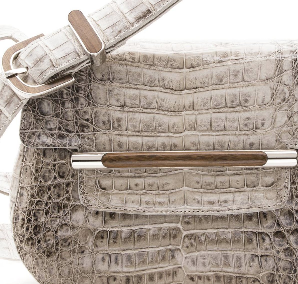 BrandingLatAm's tweet photo. Congrats SOLANTU (https://t.co/TpsbKfjtTP) on a beautiful new belt range.
The perfect match for a Solantu bag!
#Solantu #ArgentineLuxury https://t.co/EvI3HqcYQN